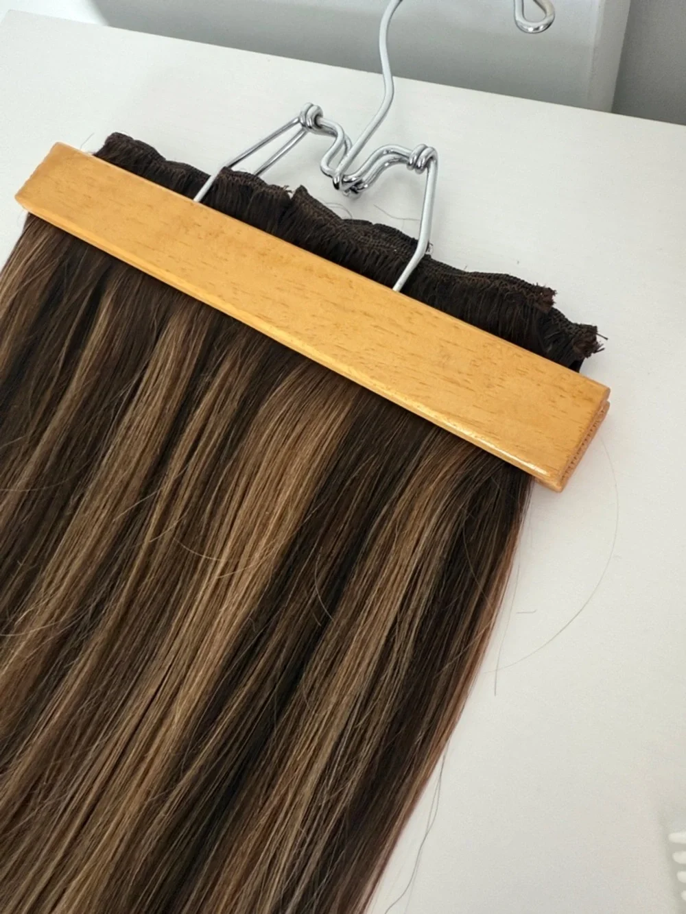 16” Balayage-style 100% human hair extensions—dark brown to medium brown 5 PCs
